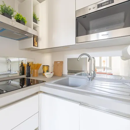 Stunning & 1bdr With Terrace In Cadorna Area By Rentopolis