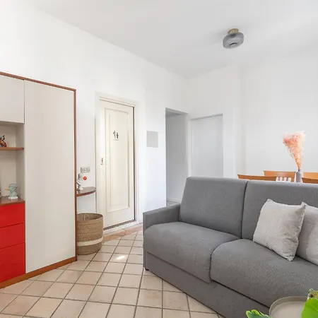 Apartment Stunning & 1bdr With Terrace In Cadorna Area By Rentopolis Milan