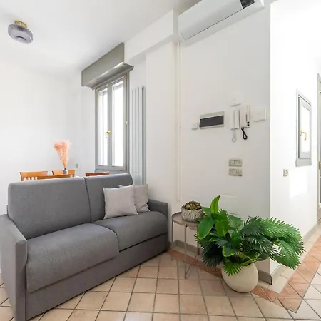 Stunning & 1bdr With Terrace In Cadorna Area By Rentopolis Milan