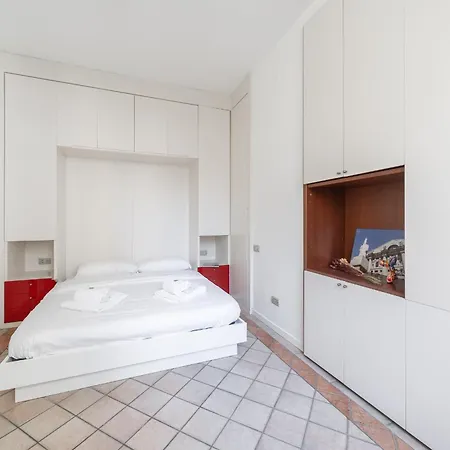 Stunning & 1bdr With Terrace In Cadorna Area By Rentopolis * Milan