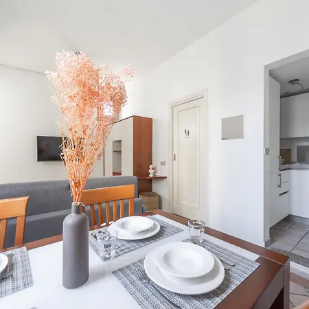 Stunning & 1bdr With Terrace In Cadorna Area By Rentopolis Milan