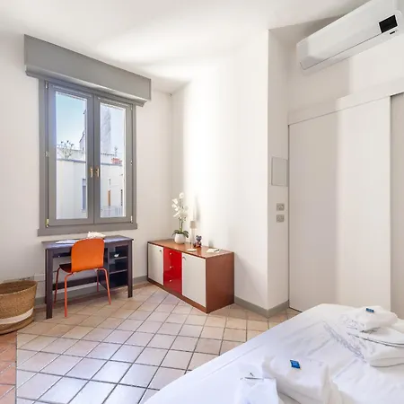 Stunning & 1bdr With Terrace In Cadorna Area By Rentopolis * Milan