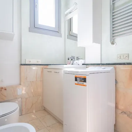 Stunning & 1bdr With Terrace In Cadorna Area By Rentopolis * Milan
