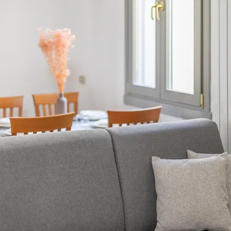 Stunning & 1bdr With Terrace In Cadorna Area By Rentopolis * Milan