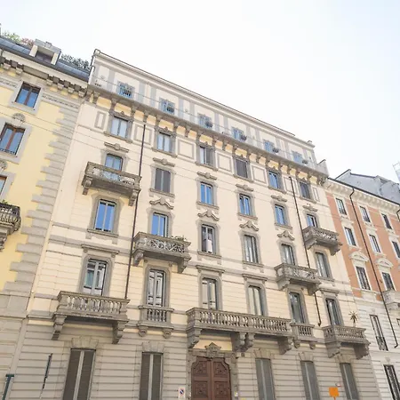 Stunning & 1bdr With Terrace In Cadorna Area By Rentopolis Milan