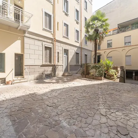 Stunning & 1bdr With Terrace In Cadorna Area By Rentopolis Milan